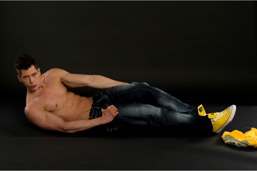 KONSTANTIN BARONE YELLOW   150 Photos