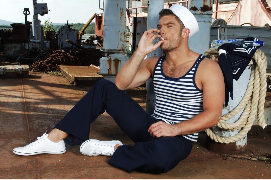 SEAN LAWRENCE SAILOR1   270 Photos