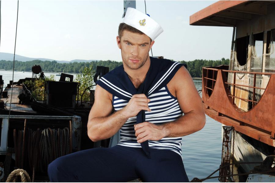 SEAN LAWRENCE SAILOR1   270 Photos