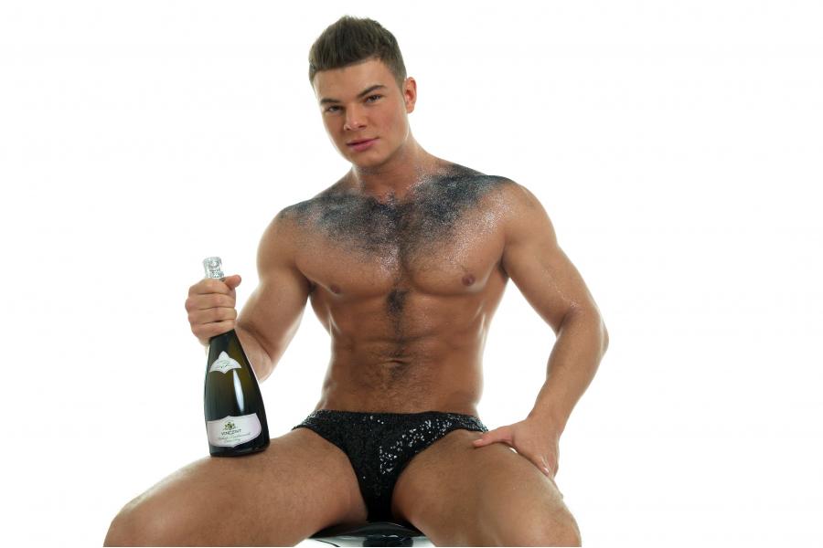 VINCENT MADDOX NEW YEARS EVE   130 Photos