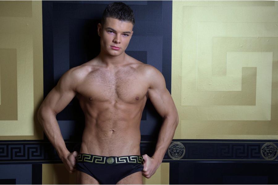 VINCENT MADDOX VERSUS1   100 Photos